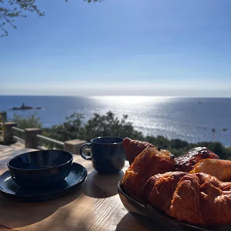 Traumhafte Mit Einzigartigen Meerblick Hébergement de vacances